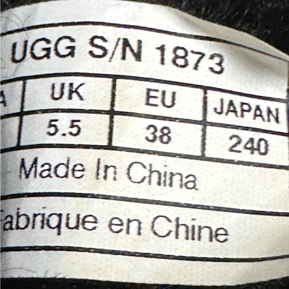 UGG Boots Women SIZE 7 Bailey Button Triplet II Shearling Black Leather CLEAN!!